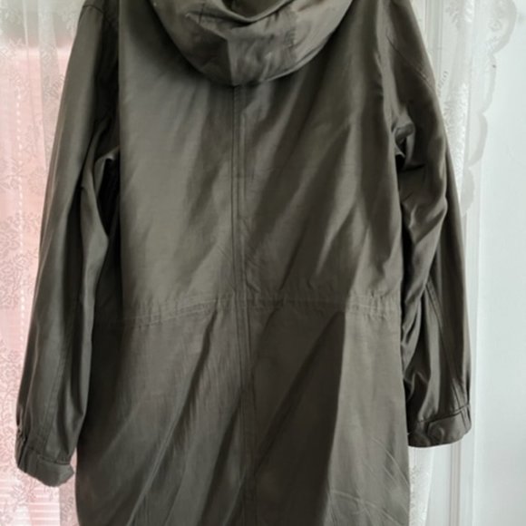 COMMUNITY LIGHTWEIGHT COAT SIZE L - Picture 2 of 6